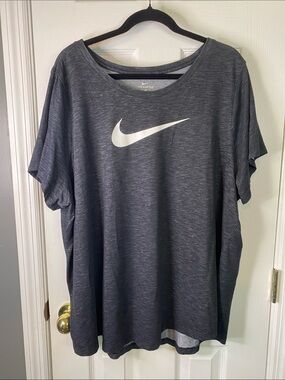 Nike Heather Charcoal T-Shirt with White Swoosh Men’s Size 3X